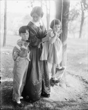 Photograph of Mrs Turner and her children.