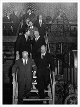 Photograph of Juuso Walden and Nikita Khrushchev in Kaipola paper mill