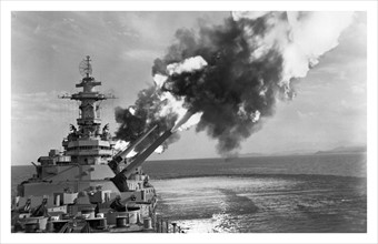 American battleship in action