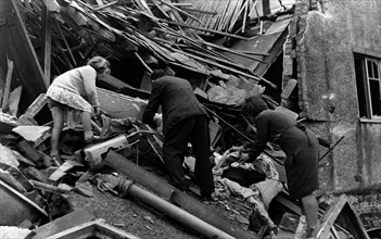 Survivors of the London blitz, 1940;