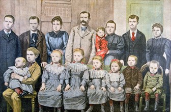 Illustration of a French family with 14 children 1899