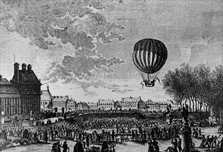 Crowds gathered, in the Champs de Mars, to watch the release of the first successful hydrogen filled balloon