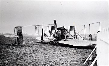 Photograph of Thomas Sopwith's biplane