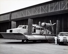 Photograph of a Sikorsky S-64 Skycrane, an American twin-engine heavy-lift helicopter