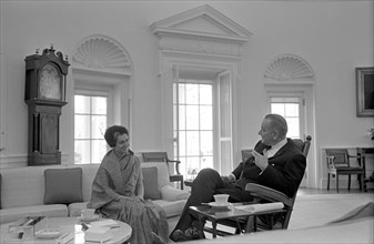 Indira Gandhi with President Lyndon Johnson of the USA, meet in Washington 1968