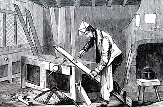Engraving depicting a carpenter drawing a nail from a plank using a clawed hammer as a bent lever