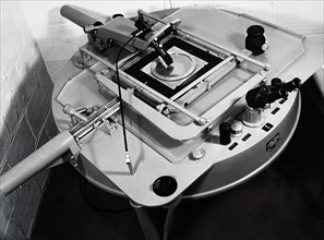 Photograph of a microscope used for measuring star positions on a photographic plate
