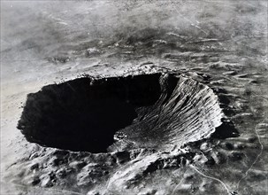 Photograph of the Arizona meteor crater