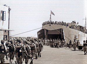 Photograph of British forces leaving Haifa at the end of the British Mandate and the eve of the Israeli War of Independence