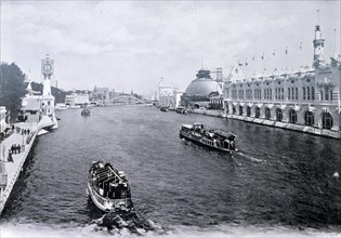 Photograph of the Seine taken from the Pont D'Iena.