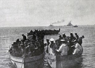 Naval landing party comes ashore at Kum Kale during World War I