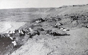 Turkish troops on the Peninsula. Photograph of Turkish troops prepare for a British attack