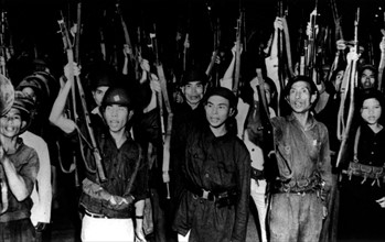 Guerre du Vietnam, manifestation de l'armée et des habitants d'HanoÏ contre les crimes de l'impérialisme américain, après le bombardement de Hanoï, le 14 décembre 1966