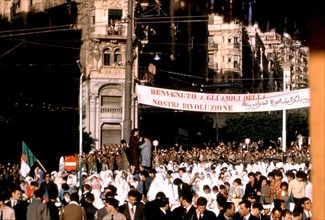Alger, Fête d'entrée de Boumédienne et Ben Bella, (fin de la Guerre d'Algérie et indépendance). Le défilé