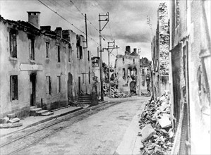 Oradour-sur-Glane dévasté, près de Limoges (1944)