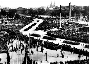 Le défilé de la victoire à Paris. 1944