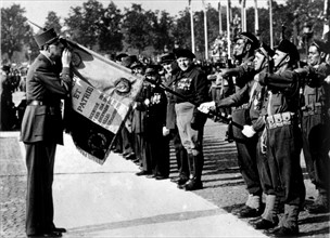 Libération de la France. Le défilé de la victoire à Paris, 1945