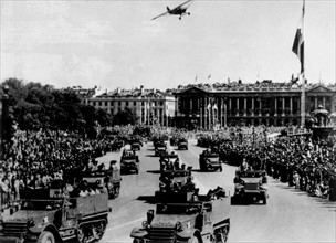 Libération de la France. Le défilé de la victoire à Paris. 1945