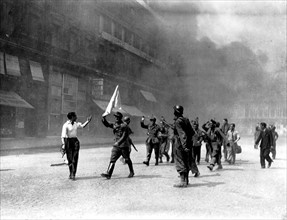Libération de Paris. La reddition allemande, avenue de l'opéra