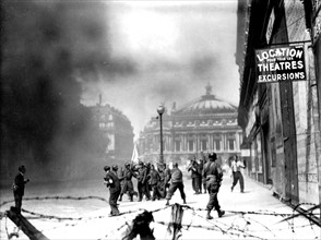 Libération de Paris. La reddition allemande, avenue de l'opéra