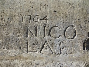 "1764 Nicolas" - le plus ancient graffiti de Paris