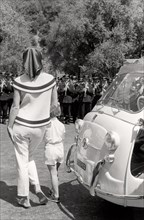 Jackie Kennedy. Summer 1962. Vacation in Ravello (Italy).  Park visit