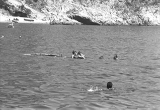 Jackie Kennedy. Eté 1962. Vacances à Ravello (Italie). Baignades