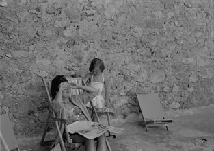 Jackie Kennedy. Eté 1962. Vacances à Ravello (Italie). Chaise longue