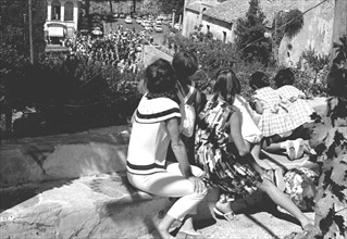 Jackie Kennedy. Eté 1962. Vacances à Ravello (Italie). Visite d'un parc