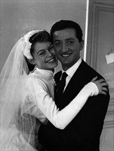 Benno Graziani posant avec Brigitte Bardot le jour de son mariage, 1952