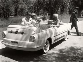 Marella Agnelli and Jacqueline de Ribes in the Leopolda car