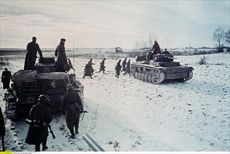 Tanks and infantry in the open country outside of Moscow, 1941