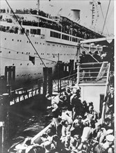 Départ du navire allemand KdF '"Gustloff" à Hambourg