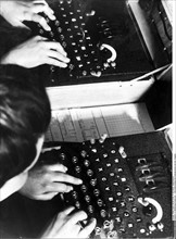 Femmes travaillant sur la machine Enigma, 1943