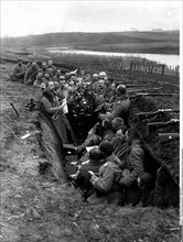 Les soldats fêtent Nöel dans une tranchée, 1914