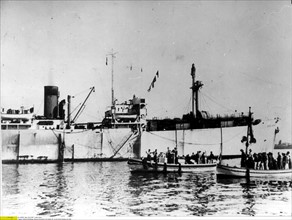 Jewish immigrants on board of the steamer 'Exodus 47'