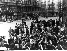 Les Berlinois s'arrachent le premier journal de l'après-guerre