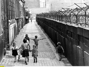Mur de Berlin, 1964