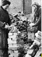 Femmes des ruines ("Trümmerfrauen") en Allemagne, 1946