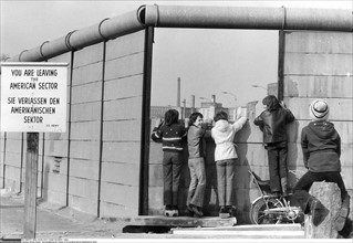 Brèche dans le mur de Berlin, 1974