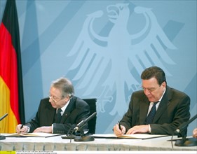 Signature du traité entre la RFA et le Conseil central des Juifs en Allemagne