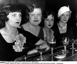 Travestis au cabaret "Eldorado" à Berlin, 1931