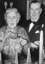 Agatha Christie et Peter Saunders