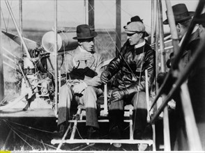 Les frères Wright et le roi Alphonse XIII d'Espagne, 1909