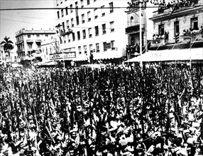 Miliciens dans les rues de la Havane en avril 1961