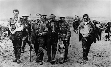 Injured British and German soldiers, 1916