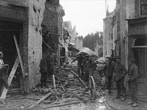 Soldats allemands dans les ruines de Péronne, 1916