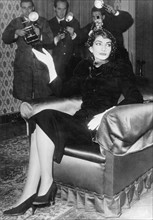 Maria Callas lors d'une conférence de presse en 1958