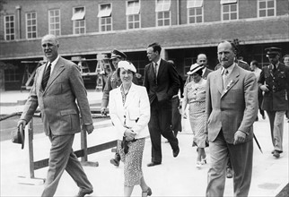 Charles Lindbergh et sa femme en visite en Allemagne, 1936