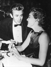 James Dean et Ursula Andress, vers 1955